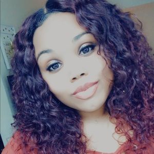 Meet your Posher, Dee